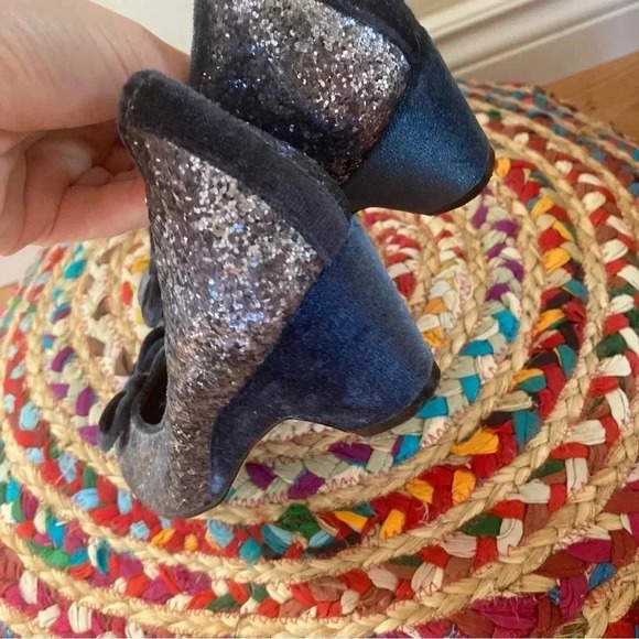 L.L.Bean velvet  sequins bow shoes - Picture 8 of 8